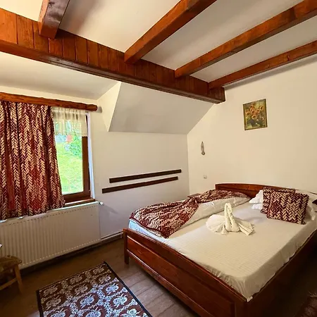 Pensiunea Calin Gura Raului